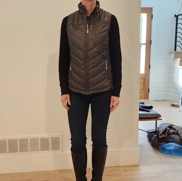 🌲 Under Armour vest - Picture 2 of 5